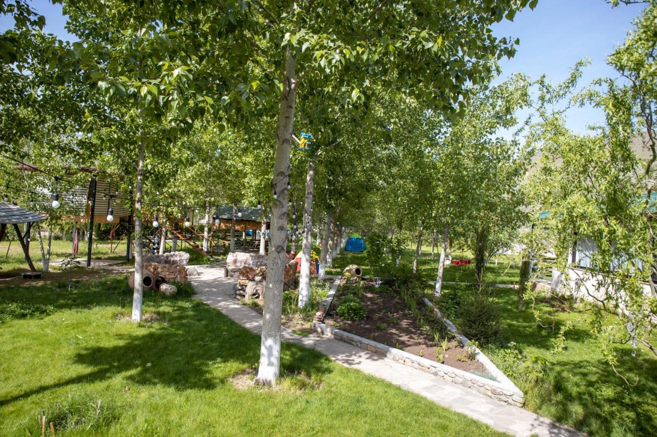 Crossway Camping Yeghegnadzor Екстер'єр фото